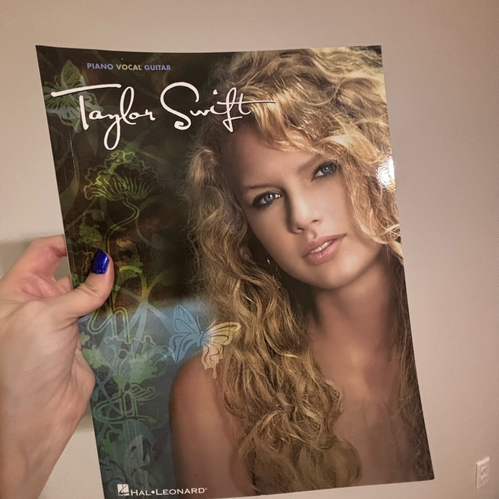Taylor Swift Piano Vocal Guitar Book